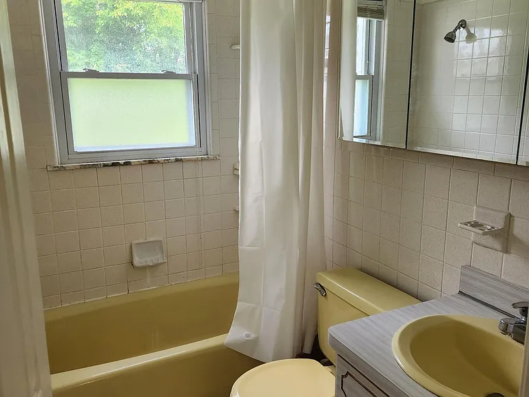 561 Lerner Ave — Photo 4