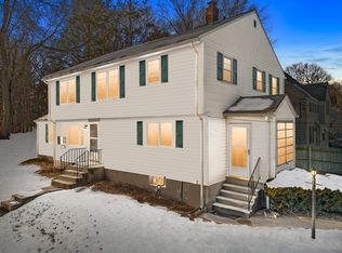 2 Peacedale Ave, Worcester, MA 01607