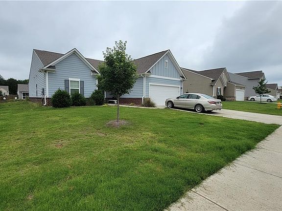 2nd image of 136 Verona Dr