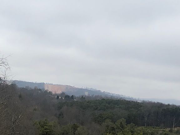 Back yard faces US silica 