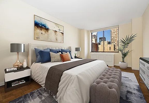 4th image of 245 E 44th St APT 26b