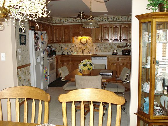 4th image of 17328 Carlyle Ct