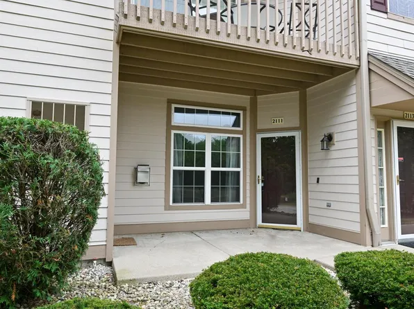2111 W Vista Bella DRIVE, Oak Creek, WI 53154