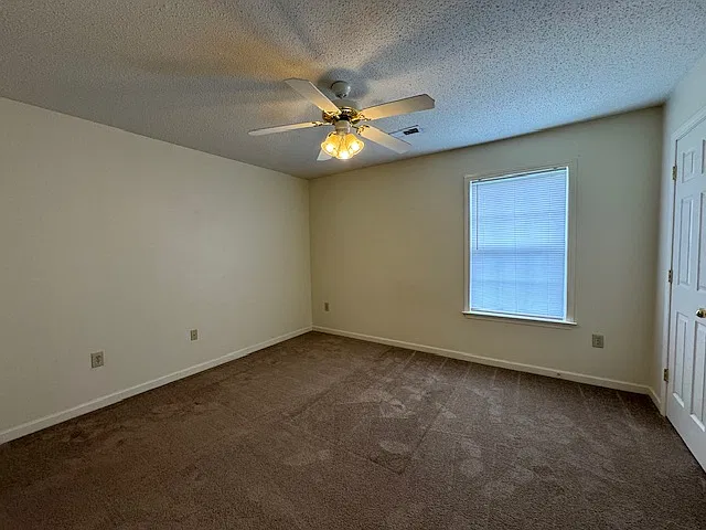 2 bed, 1.5 bath, 1056 sqft, $1,125 — Photo 4