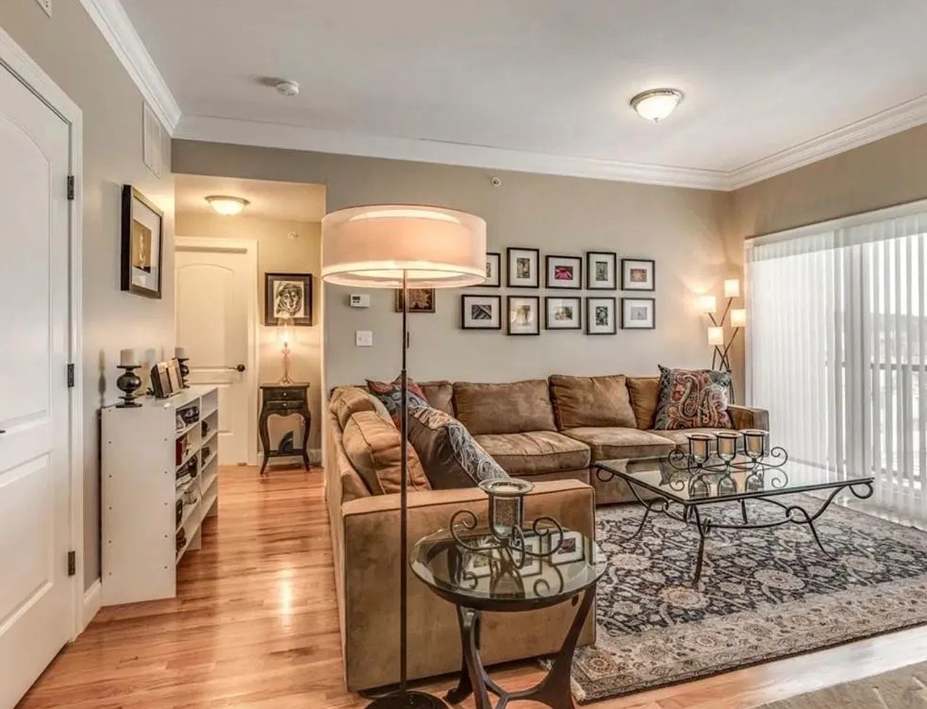 2 bed, 2.0 bath, 940 sqft, $3,000 — Photo 4