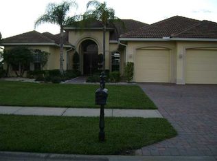585 Caroline Dr, Vero Beach, FL 32968