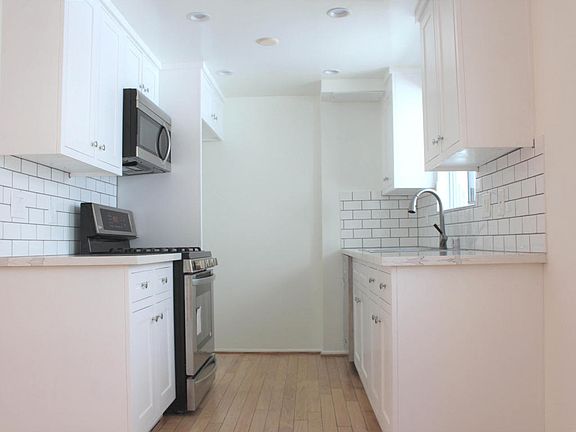 5th image of 701 Grant St APT 8