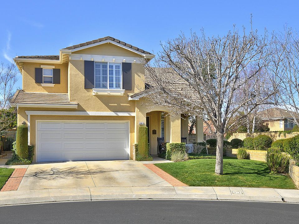 1st image of 641 Camino De La Luz