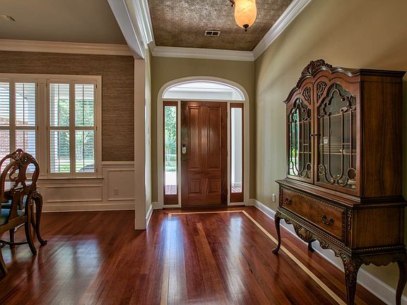 2nd image of 4967 Glen Castle Dr