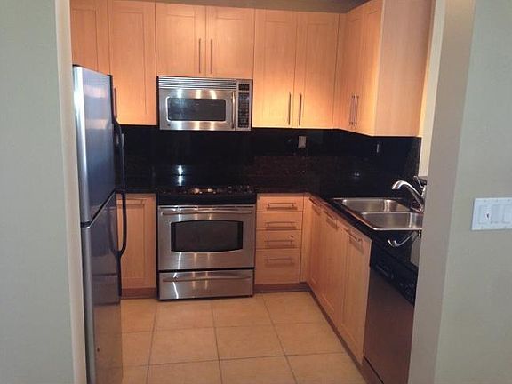 5th image of 511 SE 5th Ave APT 1521