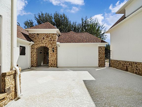 4th image of 4606 Macoma Ct