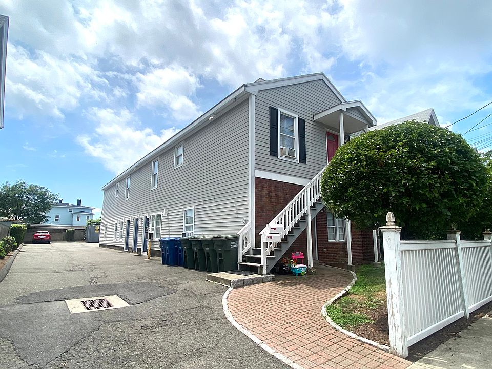 Well maintained quiet 4 family private driveway with off street parking .