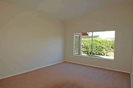 3rd image of 1136 Stratford Ln