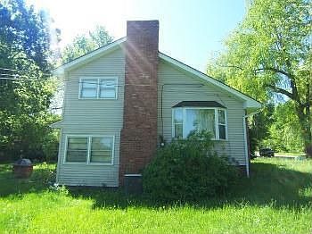 2nd image of 11209 Greenbrier Ln