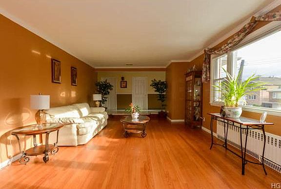 3rd image of 75 Byron Ave