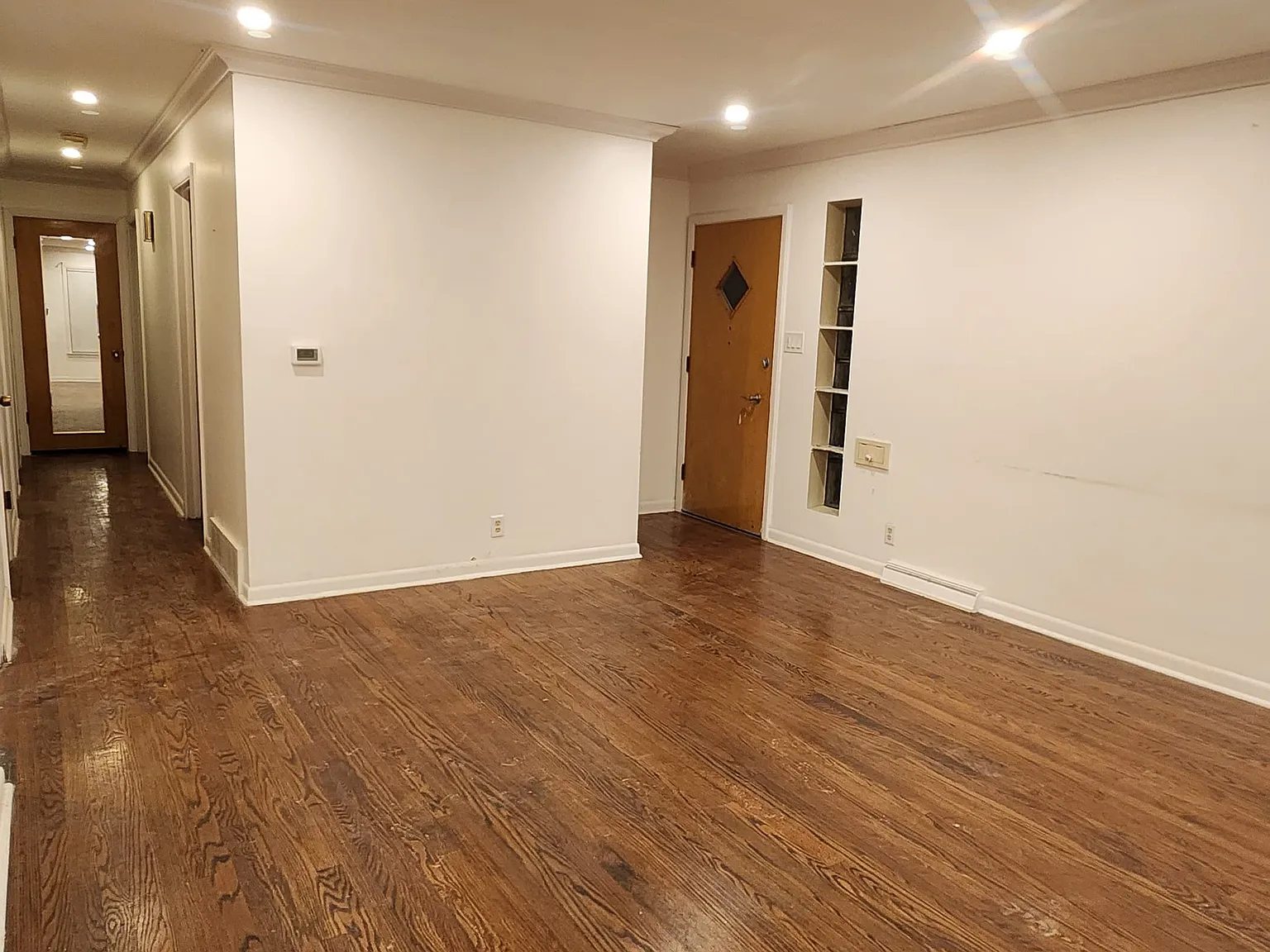 5 bed, 2052 sqft, $3,980 — Photo 2