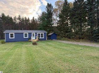 580 Cedardale Rd, Rose City, MI 48654