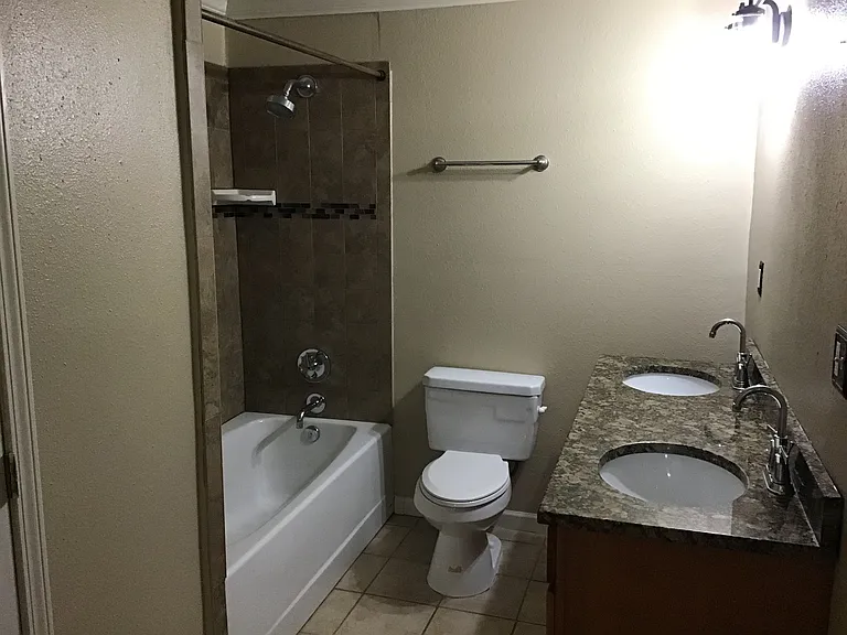 4516 Congress Dr — Photo 6