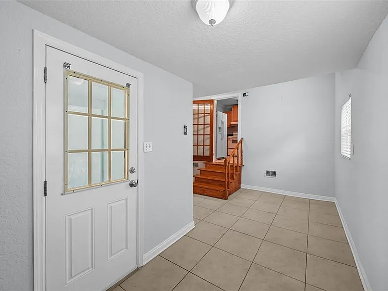 814 W Indiana Ave — Photo 35