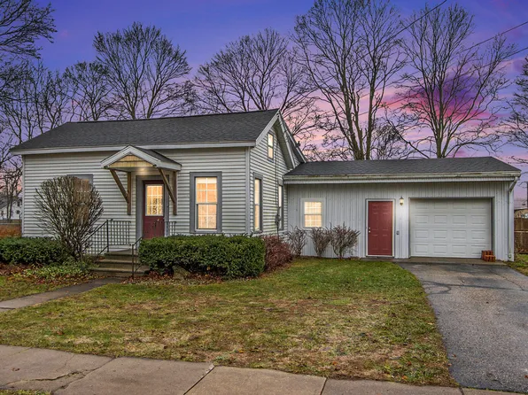 531 W Saint Joseph St, Lawrence, MI 49064