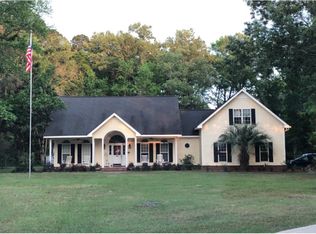 92 Moonlight Dr, Richmond Hill, GA 31324