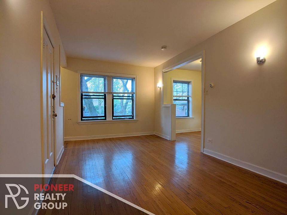 1st image of 1057 W Wellington Ave #1