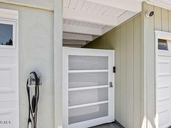 2nd image of 32040 Waterside Ln