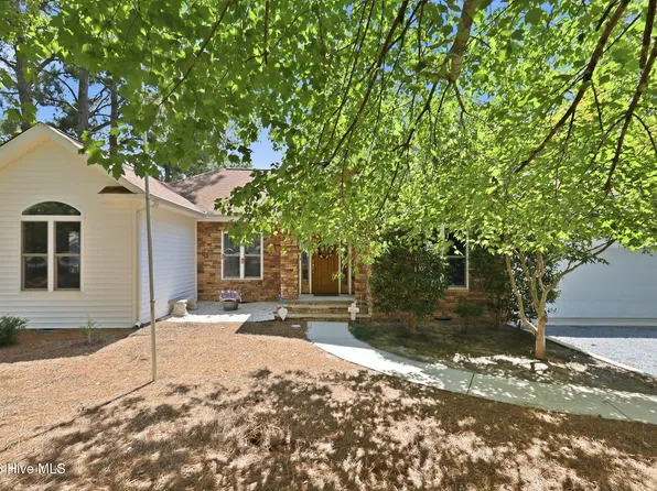 104 Fox Run Court, Seven Lakes, NC 27376
