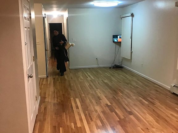 4th image of 2116 124th St Floor 1