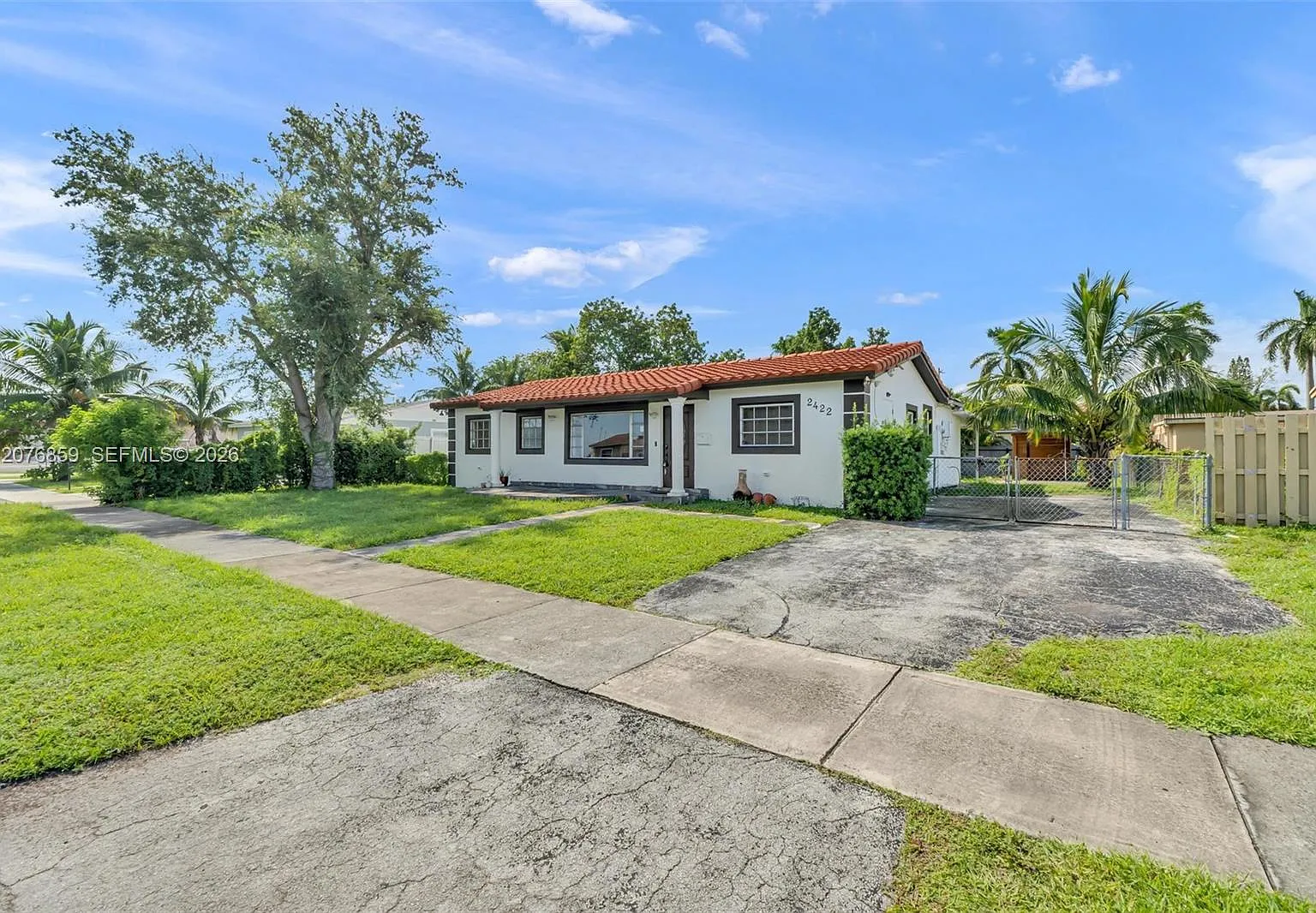 Entin Estates — Photo 1