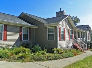 381 Blue Arrow Ln, Mineral Bluff, GA 30559