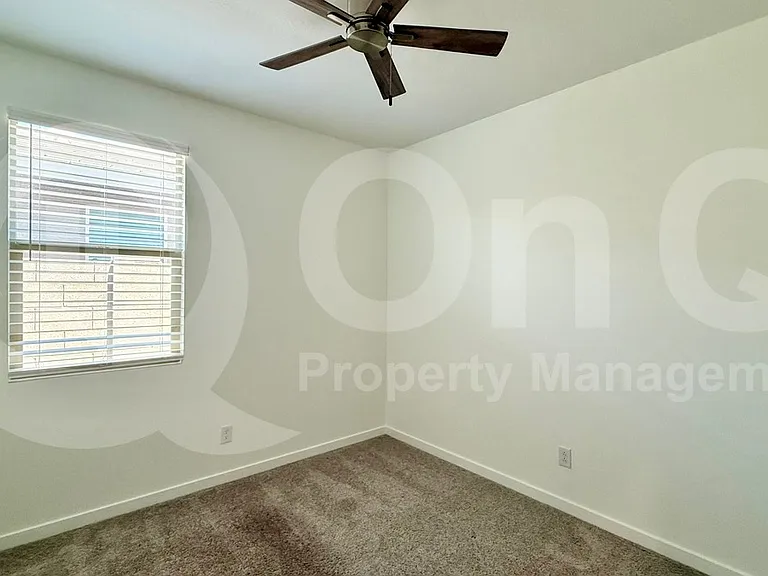 9053 W Agora Ln — Photo 8
