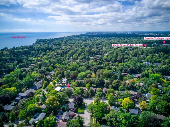216 Beechfield Rd, Oakville, ON L6J 5H7