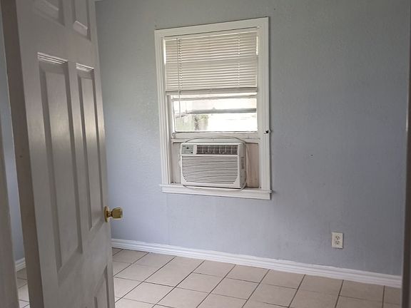 4th image of 820 2nd Ave N APT B