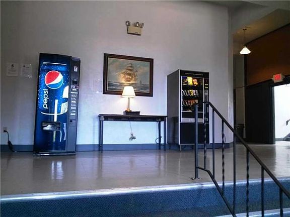 5th image of 101 E Hallam Ave