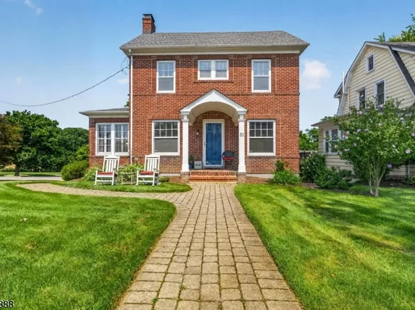 31 Frederick St, Morristown Town, NJ 07960