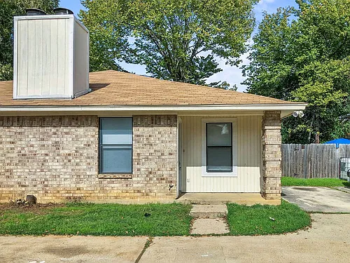 821 N Mesquite St Photo 1