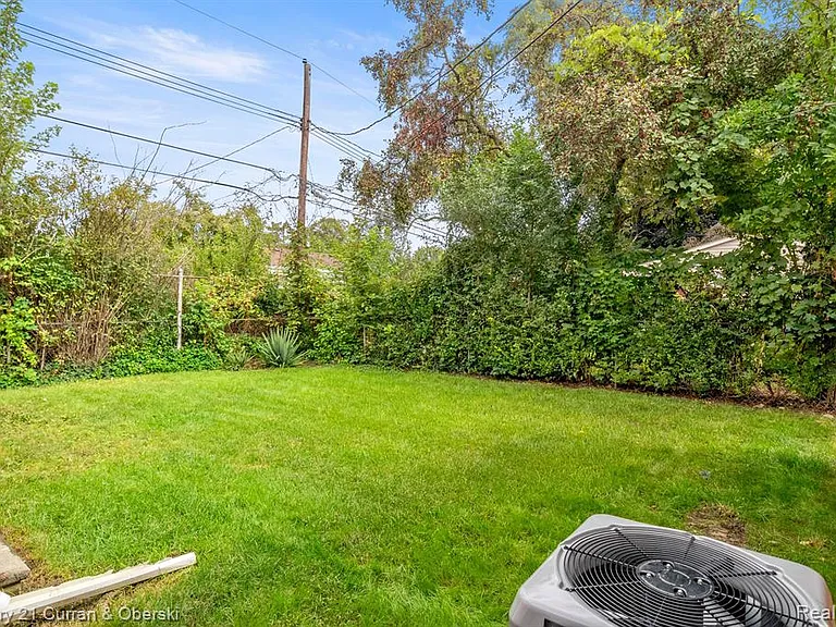 32624 Windsor St — Photo 23