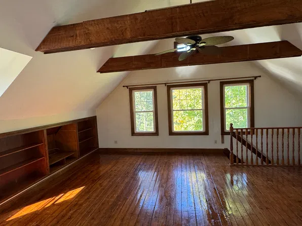 11 Elizabeth St #2, Attleboro, MA 02703