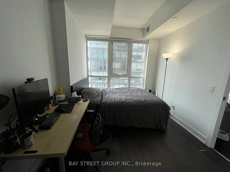 7 Grenville St #3401 — Photo 8