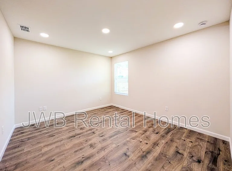 9007 Cocoa Ave — Photo 5