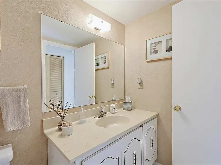 52 Rosewood Dr #52 — Photo 37