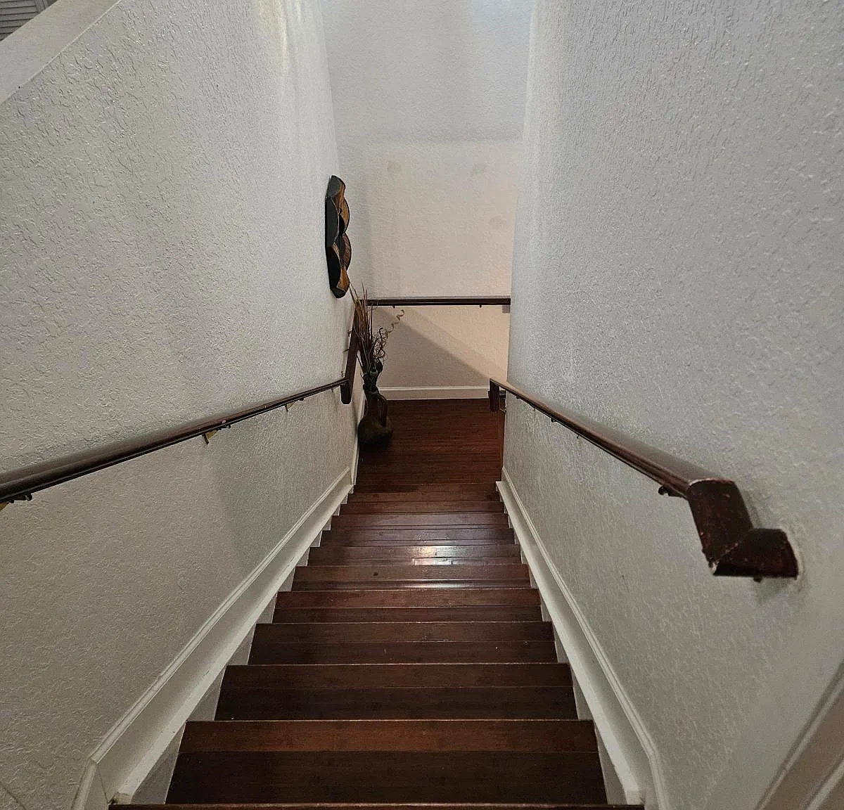 4 bed, 2.5 bath, 1956 sqft, $4,150 — Photo 2