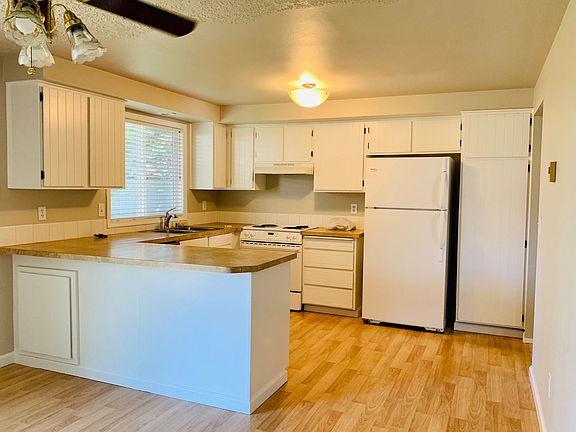 2nd image of 1419 SE 139th Ct
