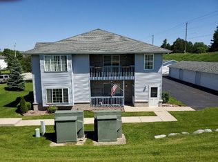 901 Fox Creek Dr APT 3, Watertown, WI 53098