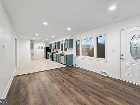 4th image of 1106 Cedarcliff Dr