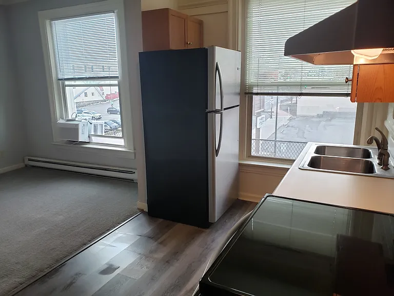 Metro Apartments — Photo 9