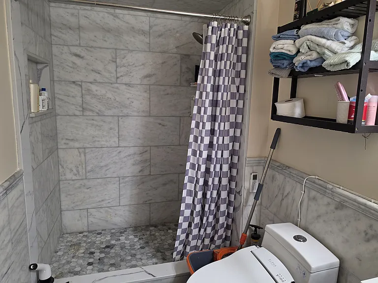 28 Burbank St #1 — Photo 9