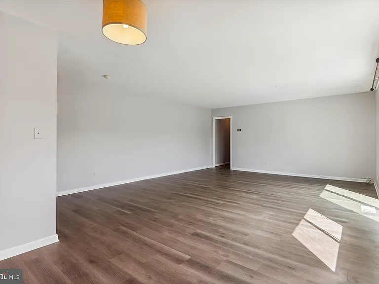 10631 Montrose Ave #M-202 — Photo 13