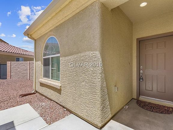 3rd image of 8820 Regatta Bay Pl